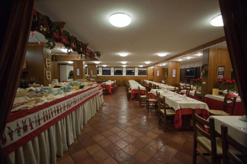 Hotel Ski Club I Cavalieri Rta Colle Colle Sestriere Kültér fotó